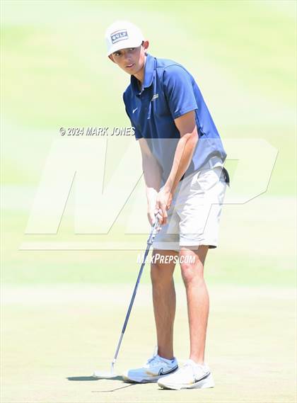 Thumbnail 1 in AIA Division III State Championship photogallery.