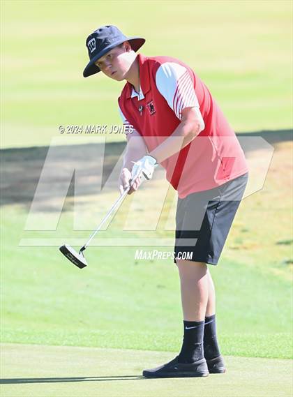 Thumbnail 3 in AIA Division III State Championship photogallery.