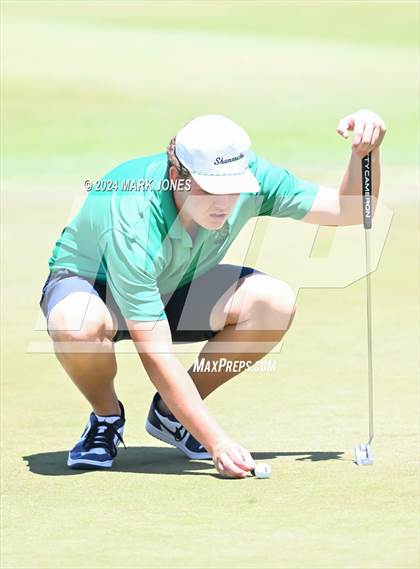 Thumbnail 2 in AIA Division III State Championship photogallery.