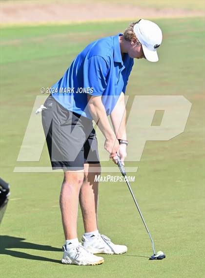 Thumbnail 3 in AIA Division III State Championship photogallery.
