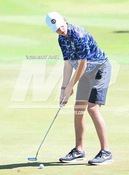 Thumbnail 1 in AIA Division III State Championship photogallery.