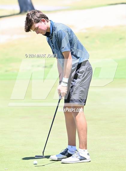 Thumbnail 3 in AIA Division III State Championship photogallery.