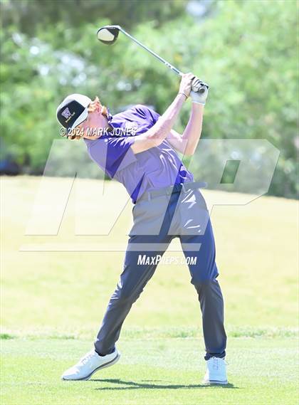 Thumbnail 3 in AIA Division III State Championship photogallery.