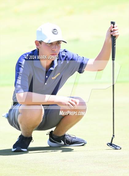 Thumbnail 3 in AIA Division III State Championship photogallery.