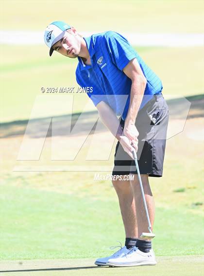 Thumbnail 1 in AIA Division III State Championship photogallery.