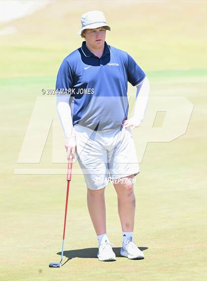 Thumbnail 3 in AIA Division III State Championship photogallery.
