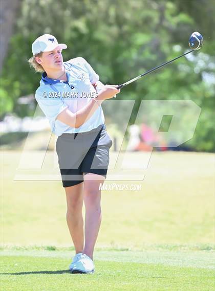 Thumbnail 3 in AIA Division III State Championship photogallery.
