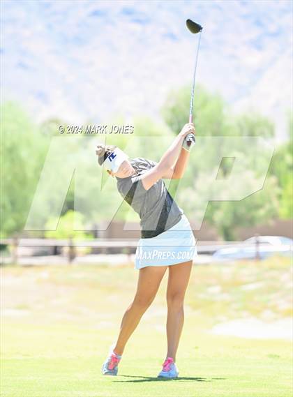 Thumbnail 2 in AIA Division III State Championship photogallery.