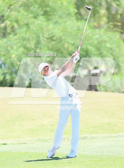 Thumbnail 3 in AIA Division III State Championship photogallery.