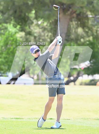Thumbnail 2 in AIA Division III State Championship photogallery.