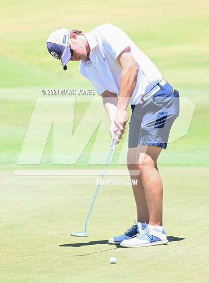 Thumbnail 3 in AIA Division III State Championship photogallery.