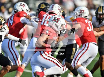 Thumbnail 2 in Lake Travis vs. Brennan (UIL 6A D1 Quarterfinal Playoff) photogallery.