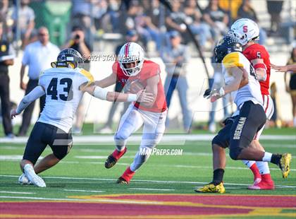 Thumbnail 3 in Lake Travis vs. Brennan (UIL 6A D1 Quarterfinal Playoff) photogallery.