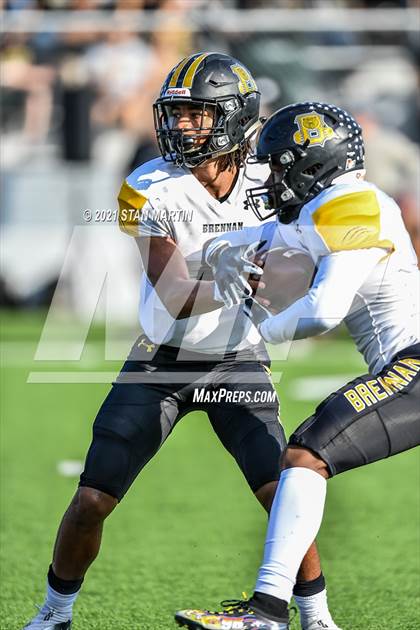 Thumbnail 3 in Lake Travis vs. Brennan (UIL 6A D1 Quarterfinal Playoff) photogallery.