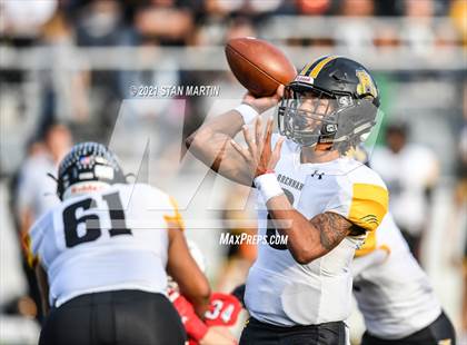 Thumbnail 3 in Lake Travis vs. Brennan (UIL 6A D1 Quarterfinal Playoff) photogallery.