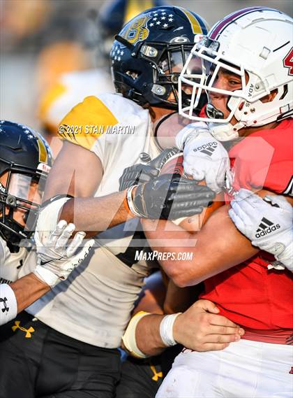 Thumbnail 2 in Lake Travis vs. Brennan (UIL 6A D1 Quarterfinal Playoff) photogallery.