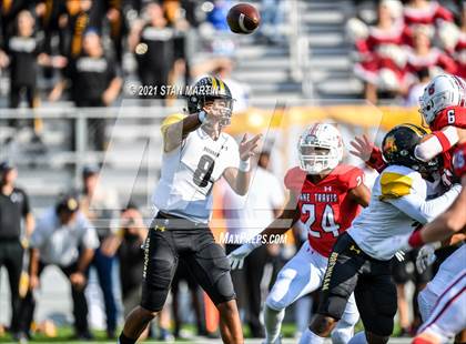 Thumbnail 2 in Lake Travis vs. Brennan (UIL 6A D1 Quarterfinal Playoff) photogallery.