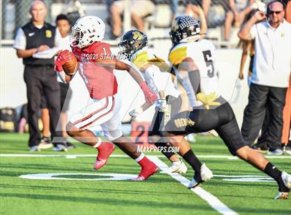 Thumbnail 1 in Lake Travis vs. Brennan (UIL 6A D1 Quarterfinal Playoff) photogallery.
