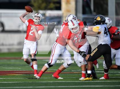 Thumbnail 2 in Lake Travis vs. Brennan (UIL 6A D1 Quarterfinal Playoff) photogallery.