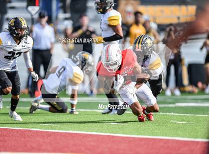Thumbnail 3 in Lake Travis vs. Brennan (UIL 6A D1 Quarterfinal Playoff) photogallery.