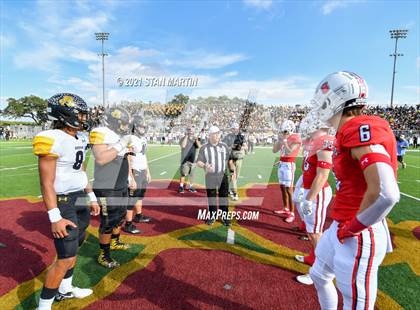 Thumbnail 3 in Lake Travis vs. Brennan (UIL 6A D1 Quarterfinal Playoff) photogallery.