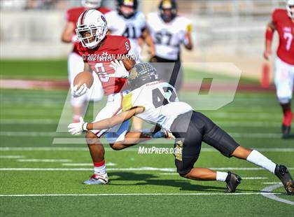 Thumbnail 1 in Lake Travis vs. Brennan (UIL 6A D1 Quarterfinal Playoff) photogallery.