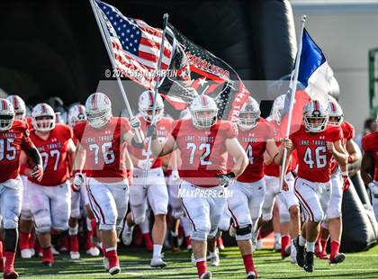 Thumbnail 1 in Lake Travis vs. Brennan (UIL 6A D1 Quarterfinal Playoff) photogallery.
