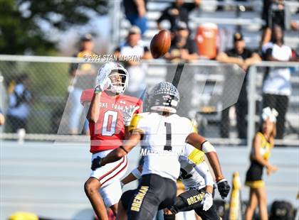 Thumbnail 2 in Lake Travis vs. Brennan (UIL 6A D1 Quarterfinal Playoff) photogallery.