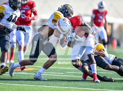 Thumbnail 3 in Lake Travis vs. Brennan (UIL 6A D1 Quarterfinal Playoff) photogallery.