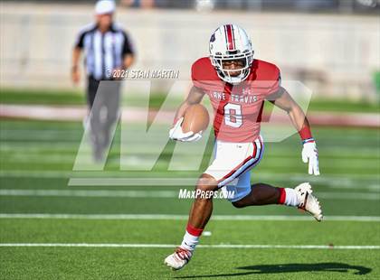 Thumbnail 2 in Lake Travis vs. Brennan (UIL 6A D1 Quarterfinal Playoff) photogallery.