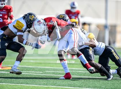 Thumbnail 2 in Lake Travis vs. Brennan (UIL 6A D1 Quarterfinal Playoff) photogallery.