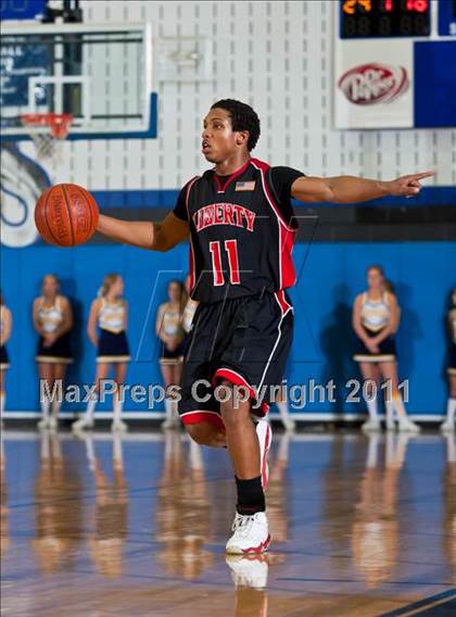 Thumbnail 2 in Highland Park vs. Liberty (UIL 4A Bi-District Playoffs) photogallery.