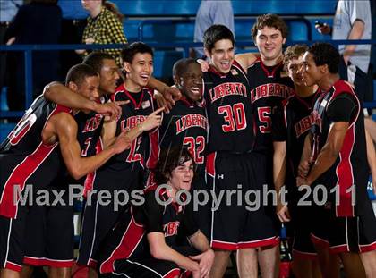 Thumbnail 2 in Highland Park vs. Liberty (UIL 4A Bi-District Playoffs) photogallery.