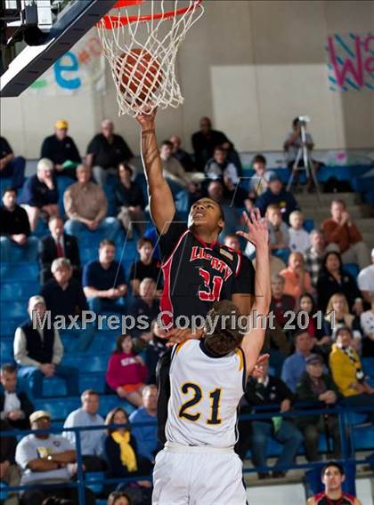 Thumbnail 3 in Highland Park vs. Liberty (UIL 4A Bi-District Playoffs) photogallery.