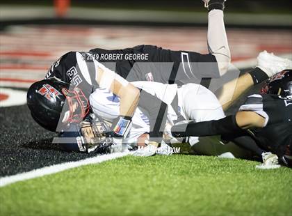 Thumbnail 2 in Pilaski vs. Muskego (WIAA D1 Round 1) photogallery.