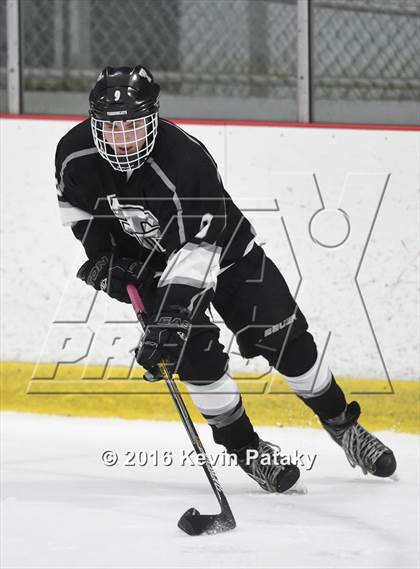 Thumbnail 3 in Tri-Town @ Lyman Hall/Haddam-Killingworth/Coginchaug (CIAC D3 1st Round) photogallery.