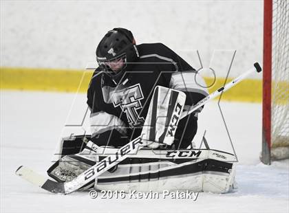 Thumbnail 3 in Tri-Town @ Lyman Hall/Haddam-Killingworth/Coginchaug (CIAC D3 1st Round) photogallery.