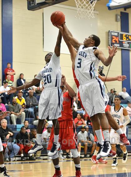 Thumbnail 3 in Lake Highland Prep @ Berkeley Prep (Berkely Basketball Invitational) photogallery.