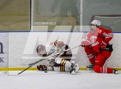 Thumbnail 3 in Catholic Memorial vs Boston College High (Catholic Conference Showcase) photogallery.
