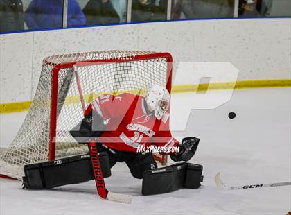 Thumbnail 2 in Catholic Memorial vs Boston College High (Catholic Conference Showcase) photogallery.