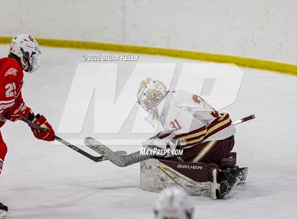 Thumbnail 2 in Catholic Memorial vs Boston College High (Catholic Conference Showcase) photogallery.