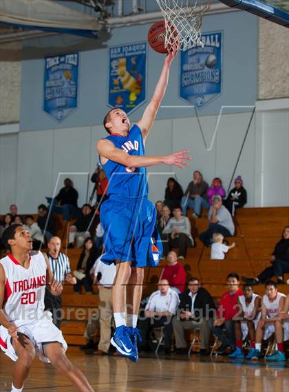 Thumbnail 2 in Lincoln vs. St. Joseph Notre Dame (Bruin Shootout) photogallery.
