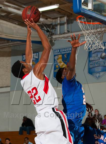 Thumbnail 2 in Lincoln vs. St. Joseph Notre Dame (Bruin Shootout) photogallery.
