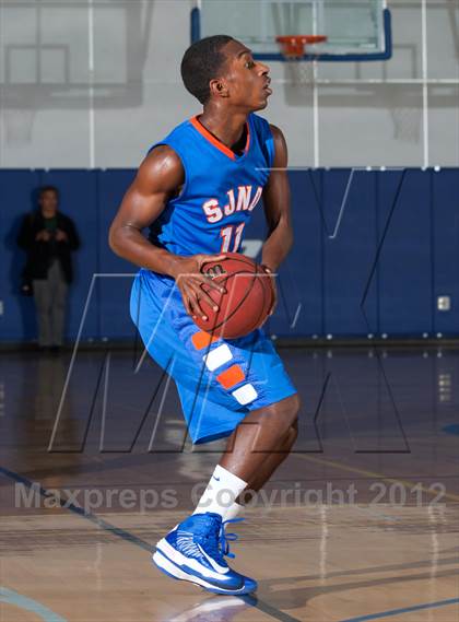 Thumbnail 2 in Lincoln vs. St. Joseph Notre Dame (Bruin Shootout) photogallery.