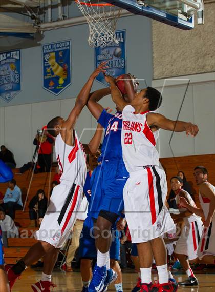 Thumbnail 2 in Lincoln vs. St. Joseph Notre Dame (Bruin Shootout) photogallery.