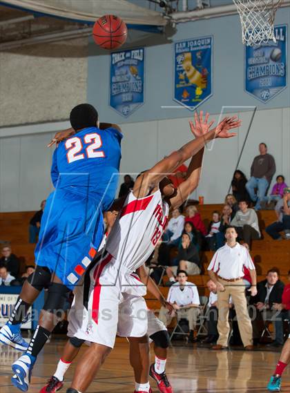 Thumbnail 3 in Lincoln vs. St. Joseph Notre Dame (Bruin Shootout) photogallery.