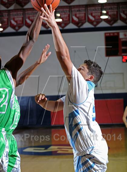 Thumbnail 1 in Salesian vs. Dorsey  (Lancers Hoops Classic Showcase) photogallery.