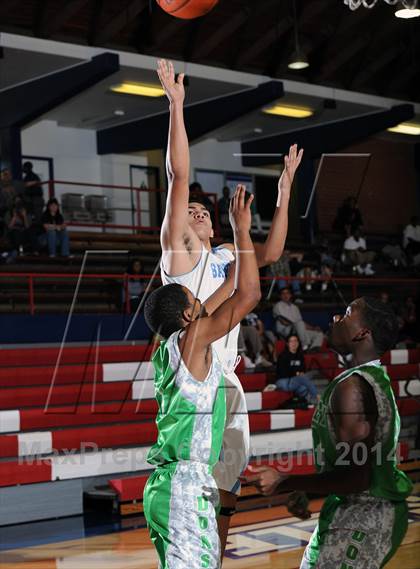 Thumbnail 1 in Salesian vs. Dorsey  (Lancers Hoops Classic Showcase) photogallery.