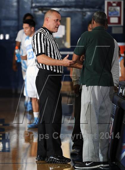 Thumbnail 2 in Salesian vs. Dorsey  (Lancers Hoops Classic Showcase) photogallery.
