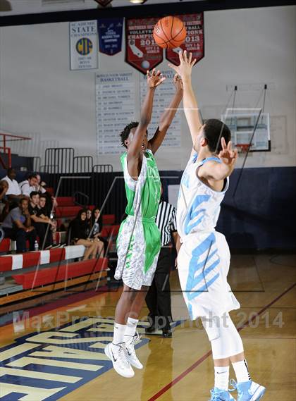 Thumbnail 2 in Salesian vs. Dorsey  (Lancers Hoops Classic Showcase) photogallery.